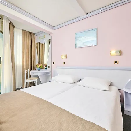 Plavi Plava Laguna 3* بوريتش