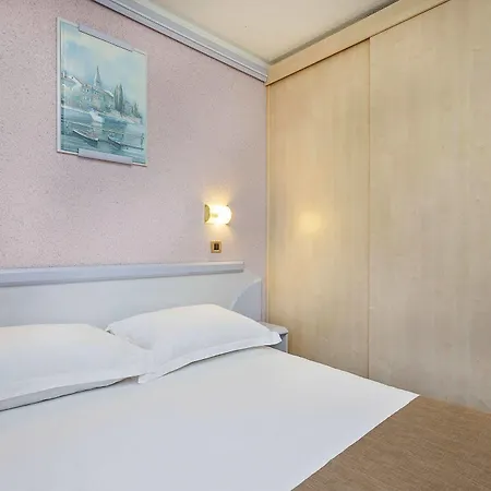 Plavi Plava Laguna 3* بوريتش