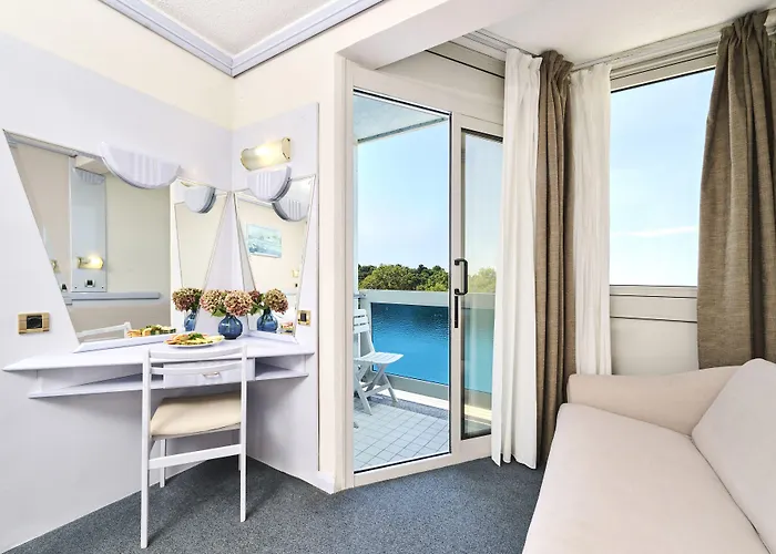 Plavi Plava Laguna 3* 포레치