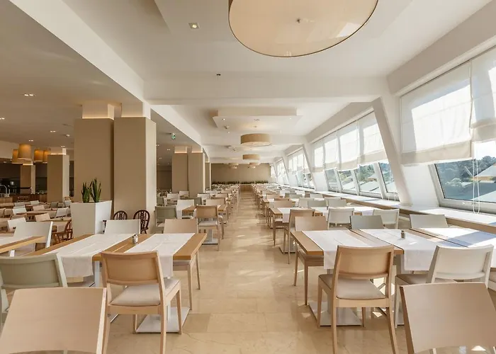 호텔 Plavi Plava Laguna 포레치