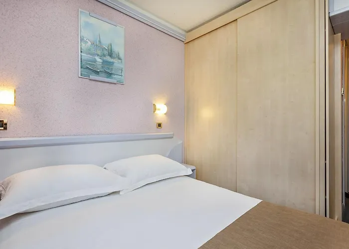 Plavi Plava Laguna 3* 포레치