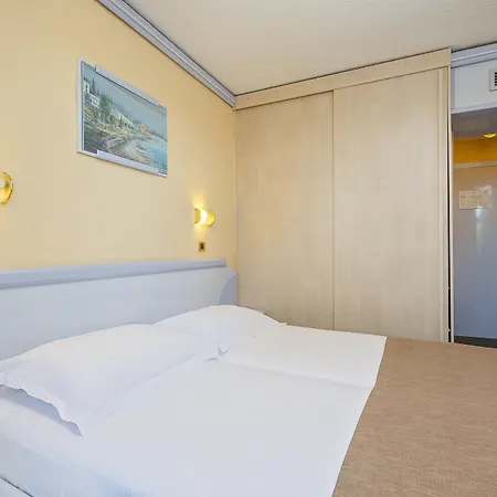 Hotel Plavi Plava Laguna 3*